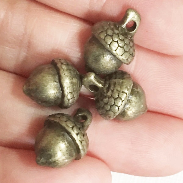 20 pcs  antique brass finished Acorn Charm 15x10mm, antique Brass Acorn charm, alloy charm