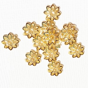 50 pcs  gold color  flower beadcap 8x8mm, gold alloy bead caps