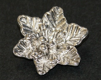 2 pcs  antiqued silver alloy flower pendant 30mm