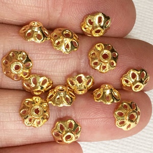 50 pcs  gold color  flower bead caps 8x3.5mm, gold alloy bead caps