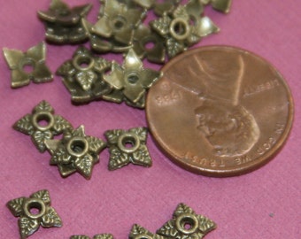 Bulk 500 pcs  Antiqued Brass 4 petals flower bead caps 7mm