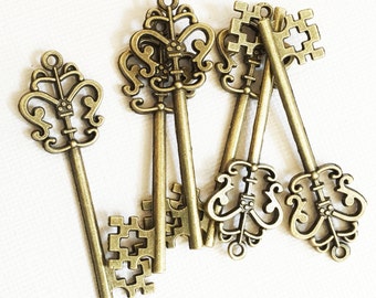 6 Antiqued Brass Key Pendants: Bronze Charms (58x18mm)