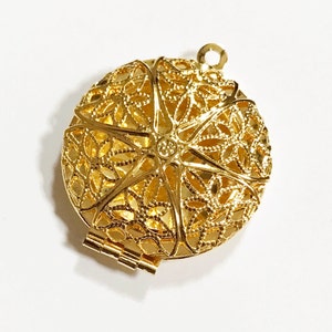 10 Gold Plated Filigree Locket Charms: Brass Pendants (27x32mm)