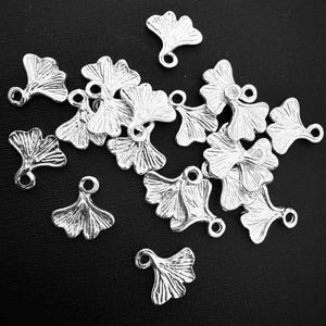 20 PCs  Silver plated Ginkgo leaf 13mm