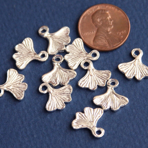 20 PCs  Silver plated Ginkgo leaf 13mm