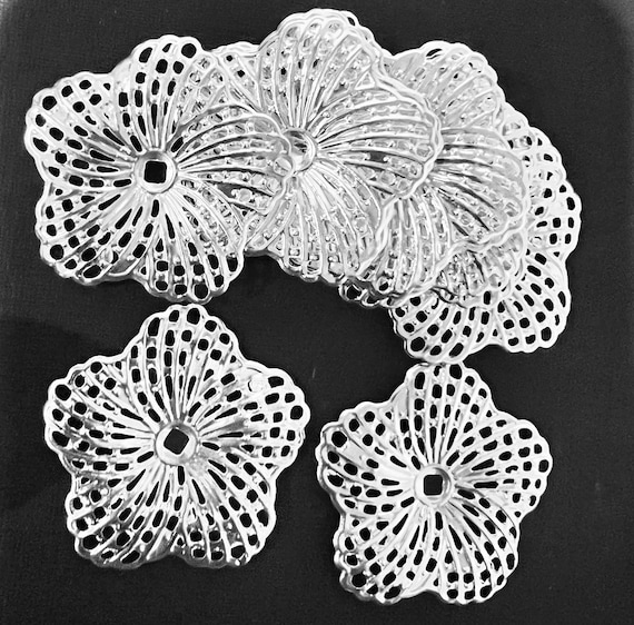 12 pcs  Silver Color hibiscus flower filigree focal 34mm