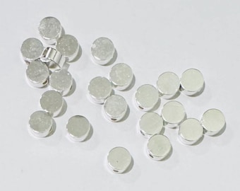 25 perline rotonde piatte placcate argento 5x2,5 mm