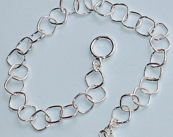 Bracciale in argento sterling con maglie quadrate arrotondate e chiusura a barilotto (7-1/2 pollici)