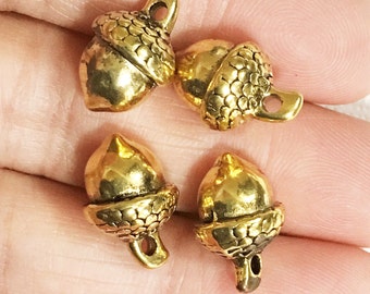 40 colgantes de bellota chapados en oro antiguo: aleación de zinc, 15 x 10 mm