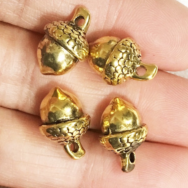 4 pcs  antique gold color  Acorn Charm 15x10mm, antique gold Acorn charm, alloy charm