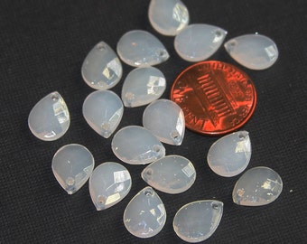 200 pcs   Acrylic faceted tearddrops 10x7mm Clear White