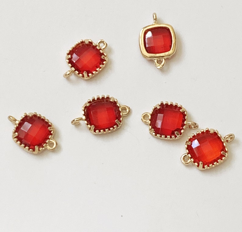 6 Glass faceted square with brass setting 15x9 mm red , glass connector 1/1 loop gold tone with lace image 1