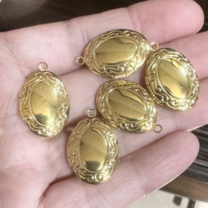 10 Gold Plated Brass Oval Locket Pendants (24x16mm)