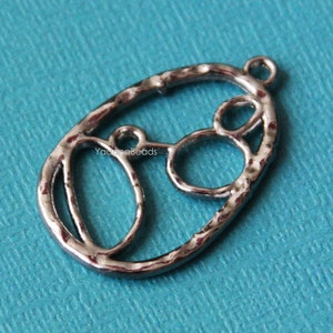 6 Gunmetal Plated Oval Pendants: Zinc Alloy Charms (34x21mm)