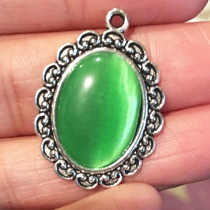 Green Glass Cabochon Pendant: Antique Silver Oval Setting (21x29mm)