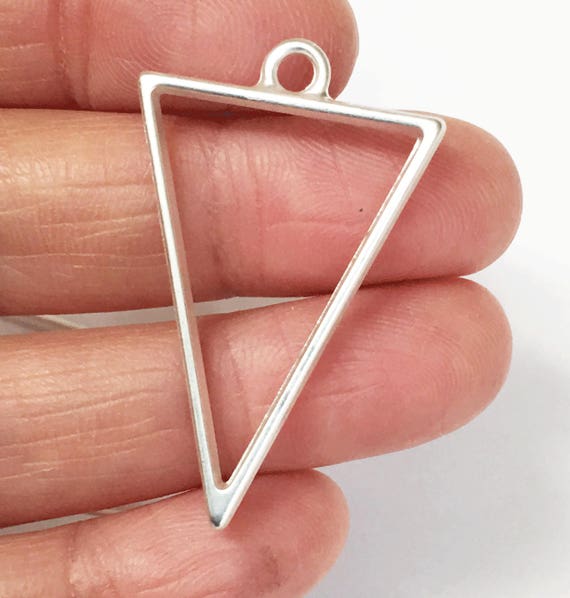 BULK 20 Triangle pendants antique silver tone P160
