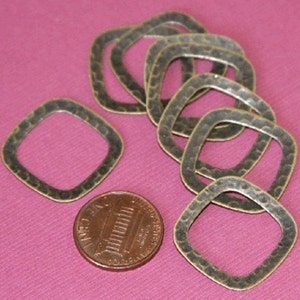 10 pcs  Antiqued brass hammered square Links 23X23mm