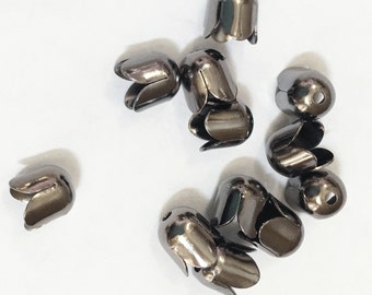 50 Perlkappen (Gunmetal): Schwarze Endkappen für Quaste 7mm