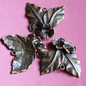 4 pcs Pendentif feuille en laiton antique 33x30mm image 4