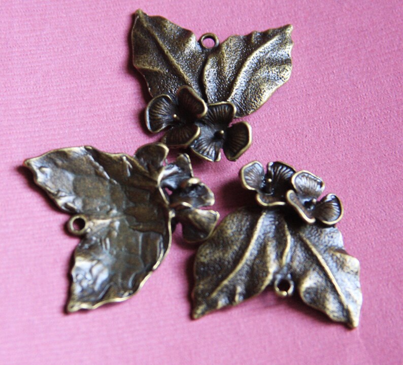 4 pcs Pendentif feuille en laiton antique 33x30mm image 4