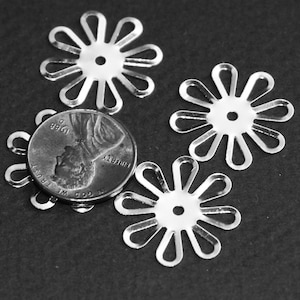 50 pcs  Silver plated stamp  flower links 20mm