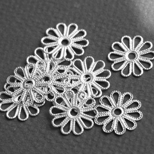 20pcs-Connector Link Flower  Silver Plated. 