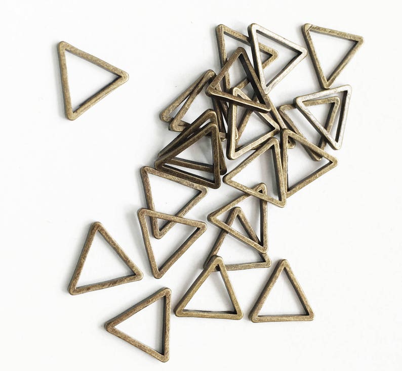 100pcs antique brass triangle links 8mm, bulk triangle linking ring, antique bronze triangle connector image 1