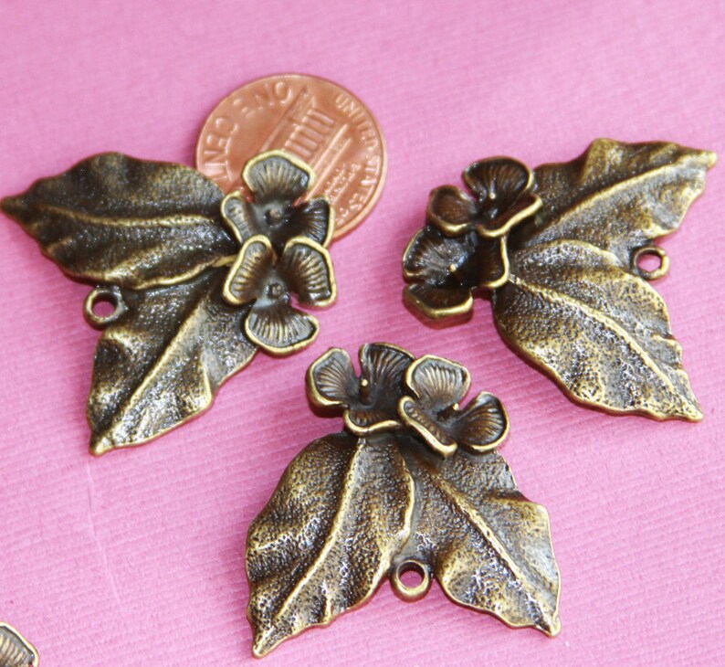 4 pcs Pendentif feuille en laiton antique 33x30mm image 2