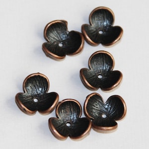 12 Stück Antik Kupfer Blumen Perlenkappen 12mm