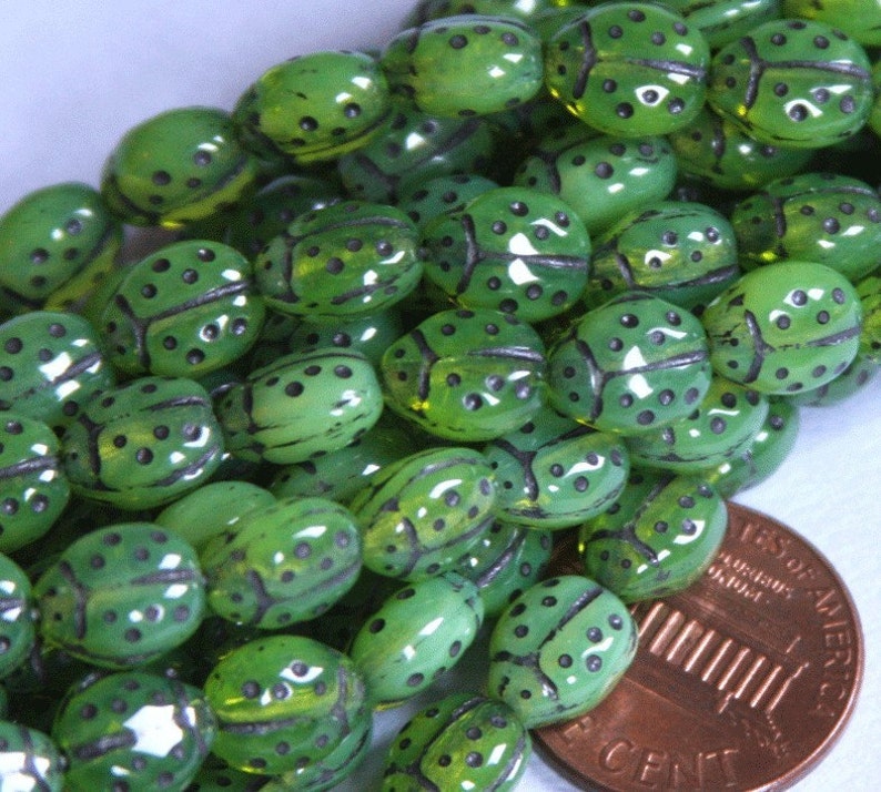 10 pcs Green Lady Bug glass beads 6X8.5mm