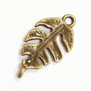 Antique Bronze Leaf Connector: Zinc Alloy Branch Link (27x14mm)