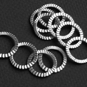 20 pcs  Silver plated Textured connector link 20mm - open links
