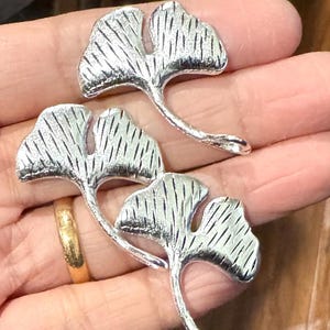 Bulk 60 pcs  Antique silver Ginkgo leaf pendant 32x46mm