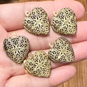 Antique Brass Filigree Heart Locket Pendants - 20x20mm - (5 pcs image 5