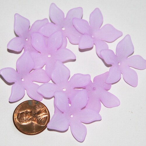 20 PCS Lily Flower Beads. Glass Trumpet Flower Beads. Clear White Day