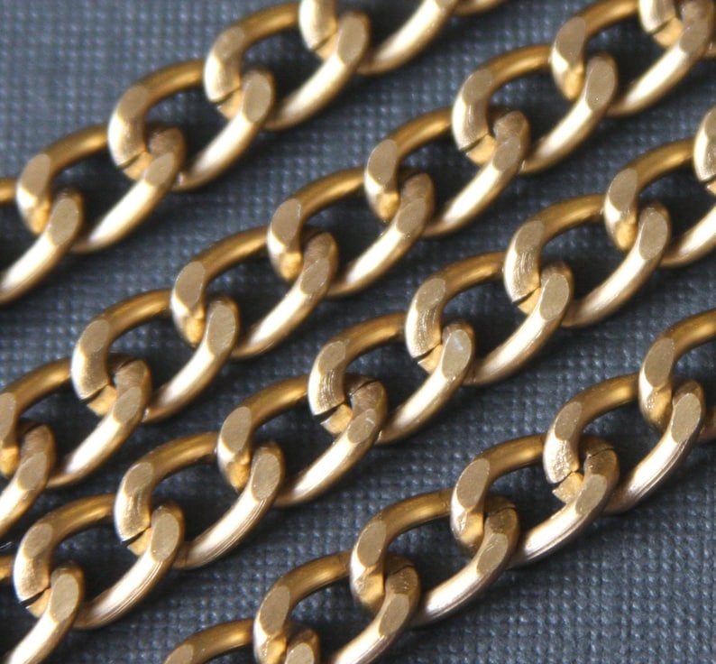 25 ft Aluminum Curb open link chain 7X10mm Antiqued Gold image 1