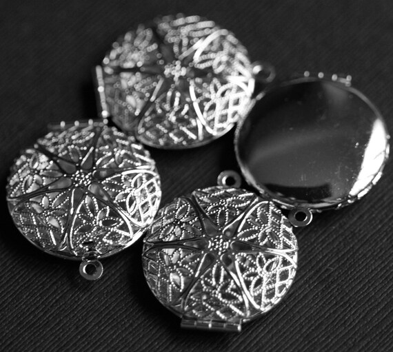 5 Antique Brass Filigree Locket Charm Pendants 27x32mm