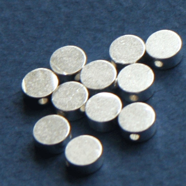25 pcs  silver Plated flat round beads 5x2.5mm
