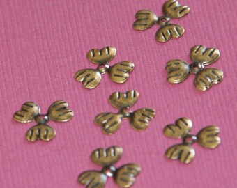 200 pcs  Antiqued brass 3 petals flower beads cap 10mm