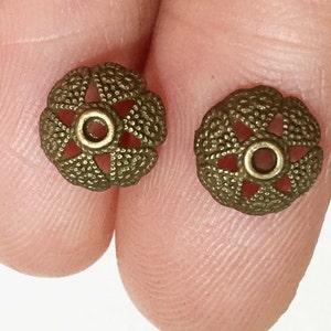 Bulk 250 pcs Antiqued brass flower bead caps 8mm, bronze flower bead caps, antique brass bead cap image 2