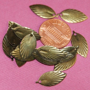 50 pcs  antique Brass leaf 19x9mm