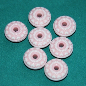 25 pcs  Vintage Acrylic rondelle beads with heart pattern 18x8mm Pink