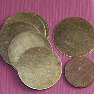 Wholesale  100 pcs of Antiqued brass flat round - 26mm
