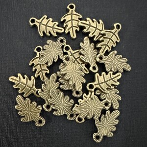 40 Antik Bronze Eichenblatt Charms: Messing Legierung Anhänger (9 x 15 mm) Bild 2