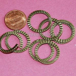 20 pcs  Antique Brass Textured connector link 20mm - open links