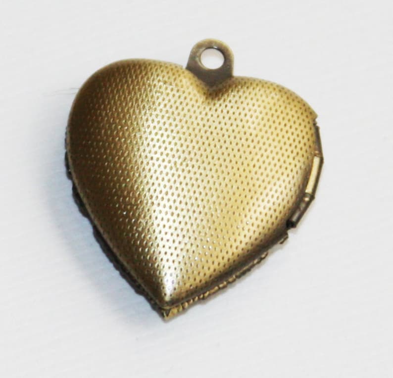 20 pcs Antique Brass filigree Heart Locket Pendant 20x20mm, puff heart locket, texture back , locket pendant, filigree pendant image 4