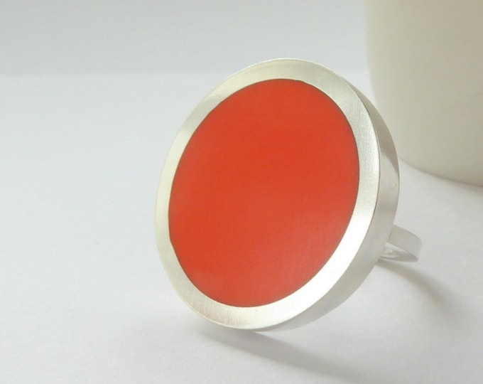 Großer runder oranger Statement Ring aus Harz & Silber - Pop Ring