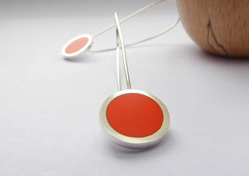 Pop long minimalist earrings in recycled Sterling Silver and resin