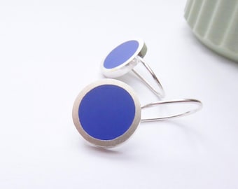 Kobaltblaue runde Harz und Silber Ohrringe - Pop Short Drops