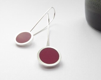 Minimalistische runde Burgunder-Ohrringe - tiefrotes Geschenk - Pop lange Hängeohrringe